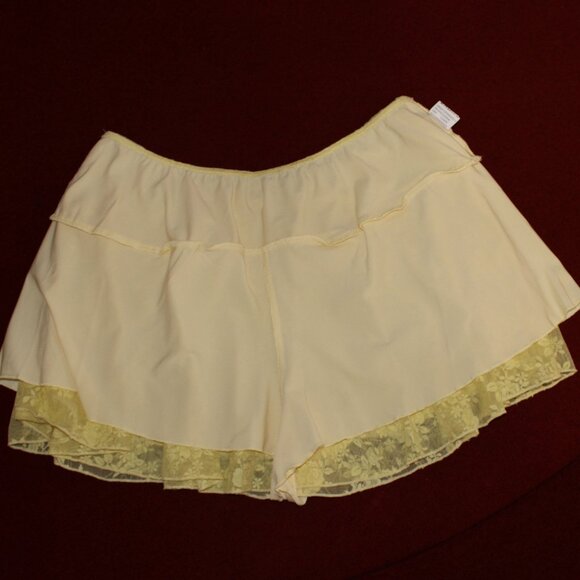 3 for $10 Ruffle Mini Skirt/Skort Size Medium - Picture 13 of 14